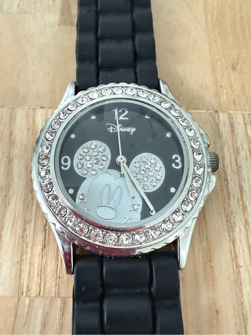 Disney ladies silver tone Mickey Mouse black silicone watch NEW BATTERY